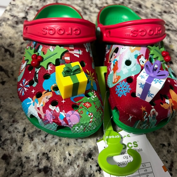 Brand Neww Toddler Disney Crocs c9 - Picture 3 of 4